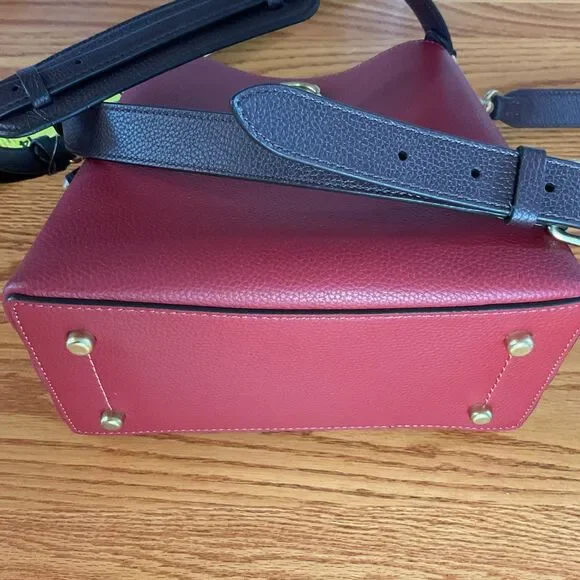 Coach Red Leather Medium Shoulder bucket Bag - Picture 7 of 8